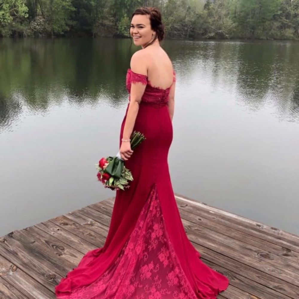 JJ’s House prom dress XL. Only worn once.